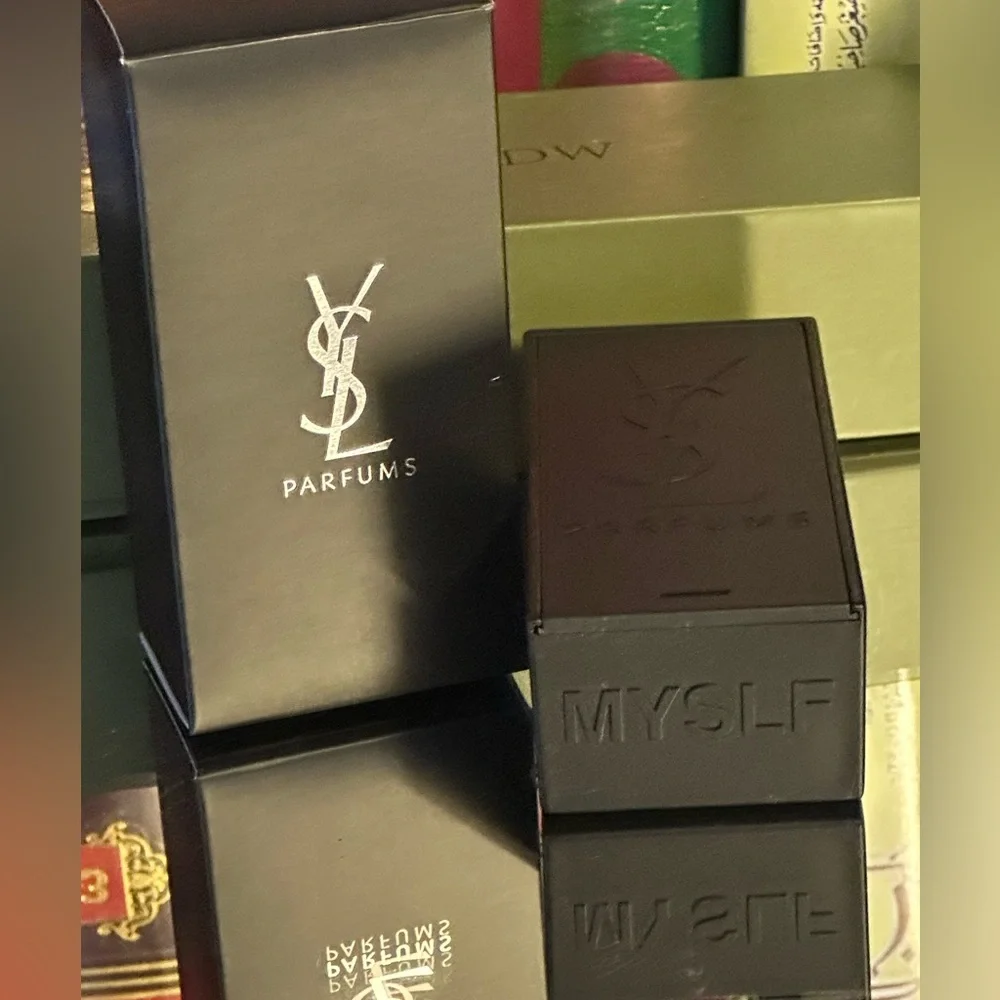 Yves Saint Laurent case - Picture 6 of 10